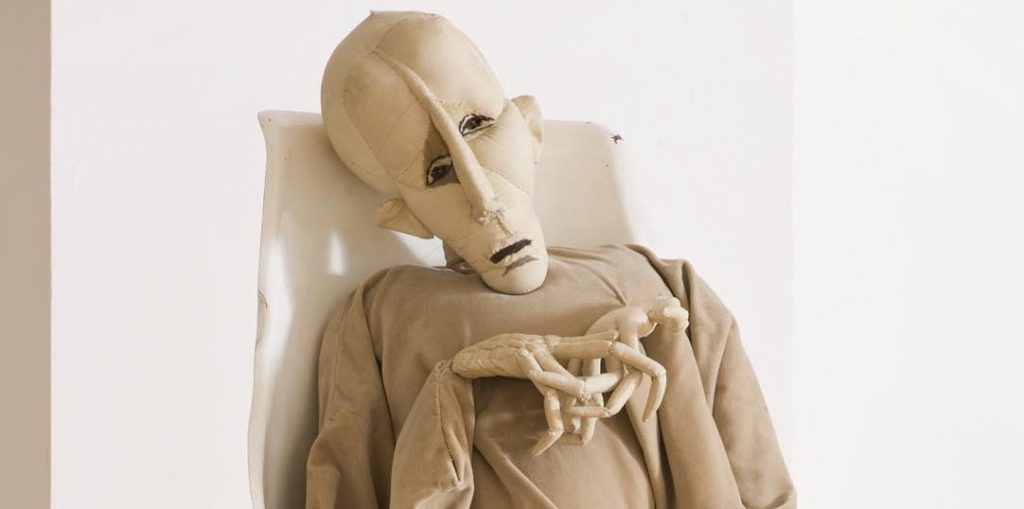 Sammlung Ludwig Aeppli Eva Dame Bella Figur Skulptur Stoff