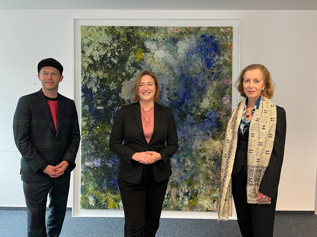 Janus Hochgesand, Katharina Binz und Prof. Dr. Beate Reifenscheid im Ministerin für Familie, Frauen, Kultur und Integration des Landes Rheinland-Pfalz